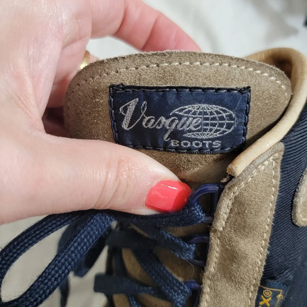 VTG Vasque Skywalk 7534 Gore-Tex 9 M Hiking Boots Navy Tan Made in Italy EUC